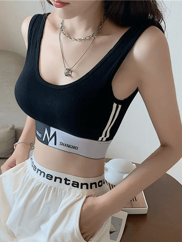 Sports Women's Seamless Bra with Lining in Black, perfect for gym, yoga, fitness, features push-up, breathable, anti-sweat functions.